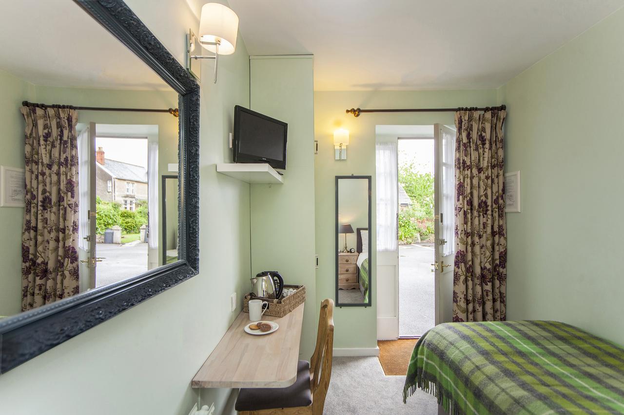 The Conigre Hotel Melksham Kültér fotó